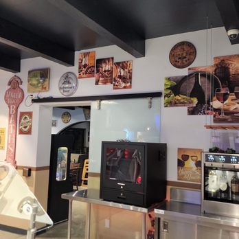 PizzaMan Dan's - Pizza Near Me - Carpinteria, California