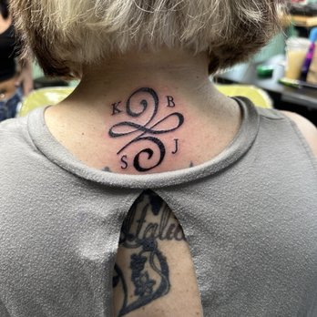 Evolution Tattoo - Best Friend tattoo "unconditional love" - Tattoo Near Me - Reno, Nevada