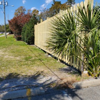 Fences Up - 8'high shadow box style - Fences & Gates Near Me Fences Up - 8'high shadow box style - Fences & Gates Near Me