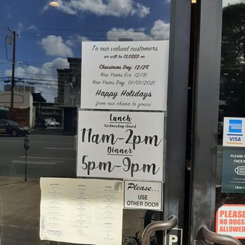 La Ciccia - The business hours posted on the entrance door. - Italian Near Me - Honolulu, Hawaii La Ciccia - The business hours posted on the entrance door. - Italian Near Me - Honolulu, Hawaii