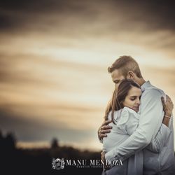 Manu Mendoza Wedding Photographer - Engagement Photography at Fair Oak