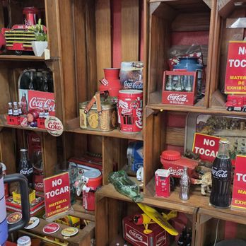 Tony’s Tacos - Morones Prieto - Coca Cola decor - Tacos Near Me - Monterrey, NLE