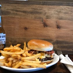 MacPherson's Restaurant - Burger and a beer