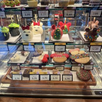 Disney's Candy Cauldron - Christmas was out in full force. - Desserts Near Me - Lake Buena Vista, Florida Disney's Candy Cauldron - Christmas was out in full force. - Desserts Near Me - Lake Buena Vista, Florida