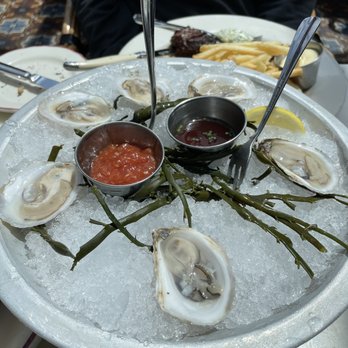 Le Diplomate - assorted oysters - Brasseries Near Me - Washington, DC, District of Columbia