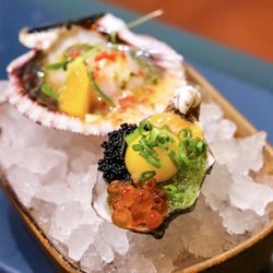 Water Grill - Bellevue - Honeymoon oyster and Peruvian bay scallop from raw bar IG:@tinyhangrytiff