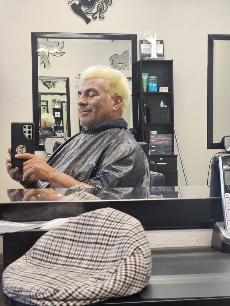 Norma's Hair Salon Logo