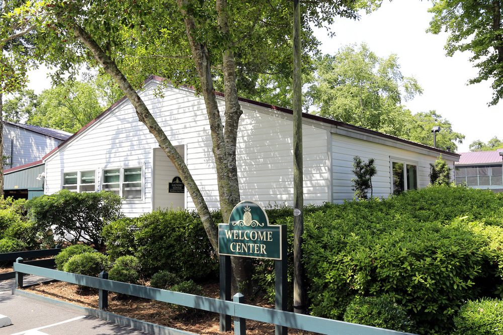 THICKETT APARTMENTS Updated June 2024 40 Photos 1900 N Hwy 17, Mount Pleasant, South