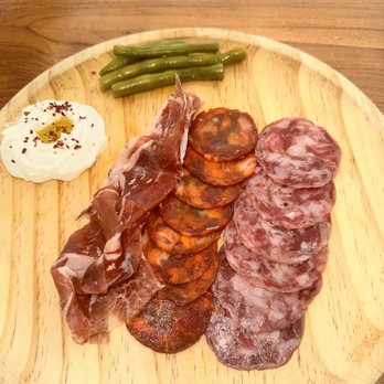 Level 6 - Spanish Charcuterie - Lounges Near Me - Miami, Florida