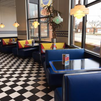 Tiffany's Pizza - The seating area - Pizza Near Me - Dundee, Michigan