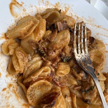 BenCotto - Boston - Bacon/ chicken pasta in tomato cream sauce. This was very flavorful, the pasta was done just right. - Italian Near Me - Boston, Massachusetts BenCotto - Boston - Bacon/ chicken pasta in tomato cream sauce. This was very flavorful, the pasta was done just right. - Italian Near Me - Boston, Massachusetts