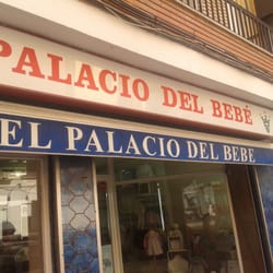 El Palacio del Bebé - Entrada por la calle de la reina.