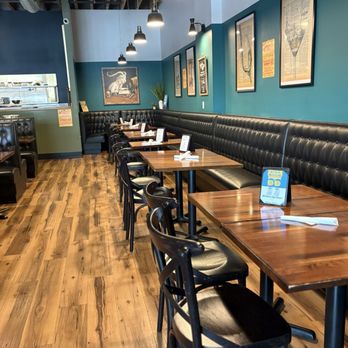 FoodSmith Bistro Pub - May 2026 - Gastropubs Near Me - West Saint Paul, Minnesota
