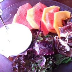 Assiette fraicheur melon pasteque serrano et faisselle