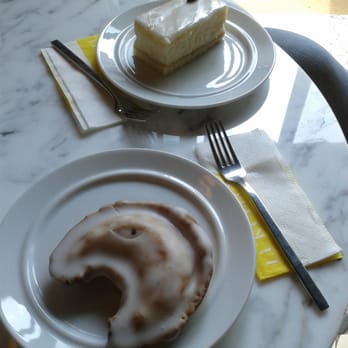 Lukullus - rogalik waniliowy i sernik - Desserts Near Me - Warsaw, MZ Lukullus - rogalik waniliowy i sernik - Desserts Near Me - Warsaw, MZ