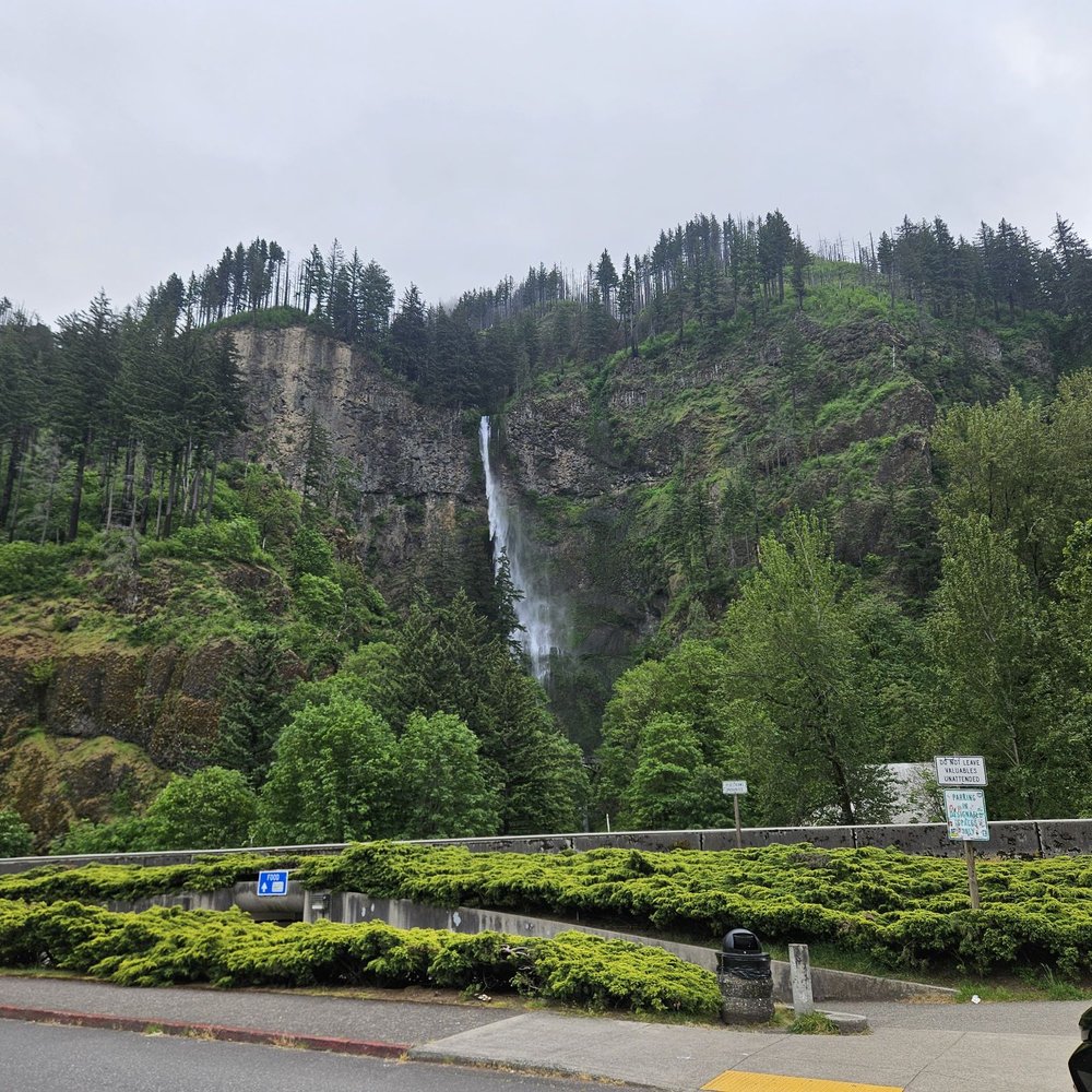 Multnomah Falls - Falls from the parking lot - Hiking Near Me - Bridal Veil, Oregon Multnomah Falls - Falls from the parking lot - Hiking Near Me - Bridal Veil, Oregon