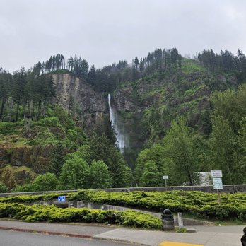 Multnomah Falls - Falls from the parking lot - Hiking Near Me - Bridal Veil, Oregon Multnomah Falls - Falls from the parking lot - Hiking Near Me - Bridal Veil, Oregon