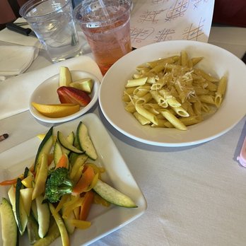 Grill On the Green - Kids Butter pasta, vegetables and fruit - American Near Me - Green Valley, Arizona