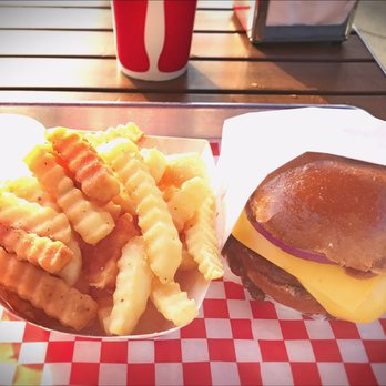 Corner Burger - Chili Cheese Burger w fries - a real perfect treat for dinner - love this place :-) - Burgers Near Me - Lawndale, California