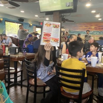 El Marinero - Mariachis! - Seafood Near Me - San Antonio, Texas