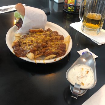 Russell's - Bacon cheeseburger and chili cheese fries - American Near Me - Pasadena, California Russell's - Bacon cheeseburger and chili cheese fries - American Near Me - Pasadena, California