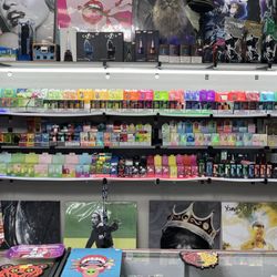 SmokeHouse SmokeShop - Vapes, vapes, and more vapes!