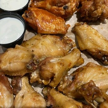 Buffalo Wild Wings - Chicken Wings Near Me - Pittsburgh, Pennsylvania