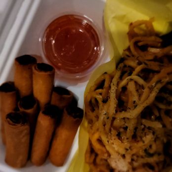 Mama's Lumpia - Overview of chicken lumpia combo plate with garlic noods - Filipino Near Me - Pacheco, California Mama's Lumpia - Overview of chicken lumpia combo plate with garlic noods - Filipino Near Me - Pacheco, California