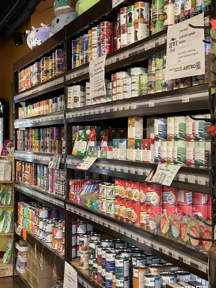 Earth Pets Natural Pet Market Image