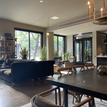 Happy Monday Coffee - River North - Coffee & Tea Near Me - Chicago, Illinois