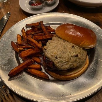 Eureka! - The Bone marrow burger - American Near Me - Mountain View, California