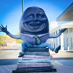 Boulder City - Humpty can read.