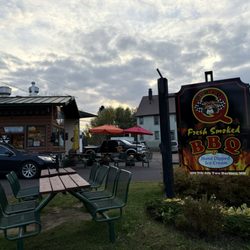 BoB-a-Q Smokehouse and Grill