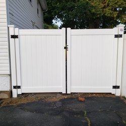 Island Fence & Railings - Nice doble drive gate