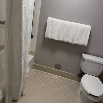 Courtyard San Diego Central - Bathroom - Hotels Near Me - San Diego, California