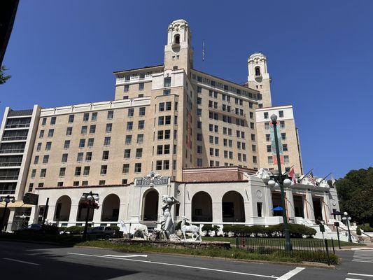 The Arlington Resort Hotel & Spa by null