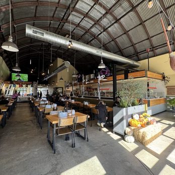 Stateline Road Smokehouse - Large indoor space - Barbeque Near Me - Napa, California Stateline Road Smokehouse - Large indoor space - Barbeque Near Me - Napa, California