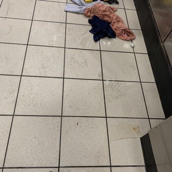 Laundromax - Slippery wet messy disgusting CLEAN UP OR YOU LOOSE SEVERAL CUSTOMERS - Laundry Services Near Me - Revere, Massachusetts
