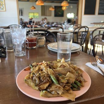 Birdseye Kitchen - Vegan Pad See Ew - Vietnamese Near Me - Encinitas, California