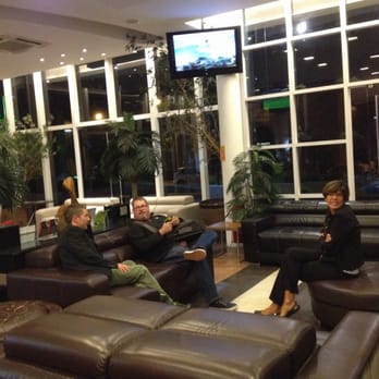 Jardins Grill - Waiting lounge with coffee and milk - Steakhouses Near Me - Curitiba, Puerto Rico