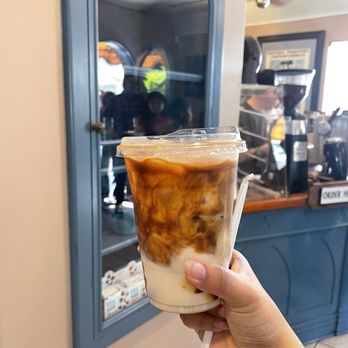 Espresso Profeta - iced oatmilk latte - Coffee & Tea Near Me - Los Angeles, California Espresso Profeta - iced oatmilk latte - Coffee & Tea Near Me - Los Angeles, California