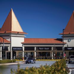 Shops of Glen Eagle Square