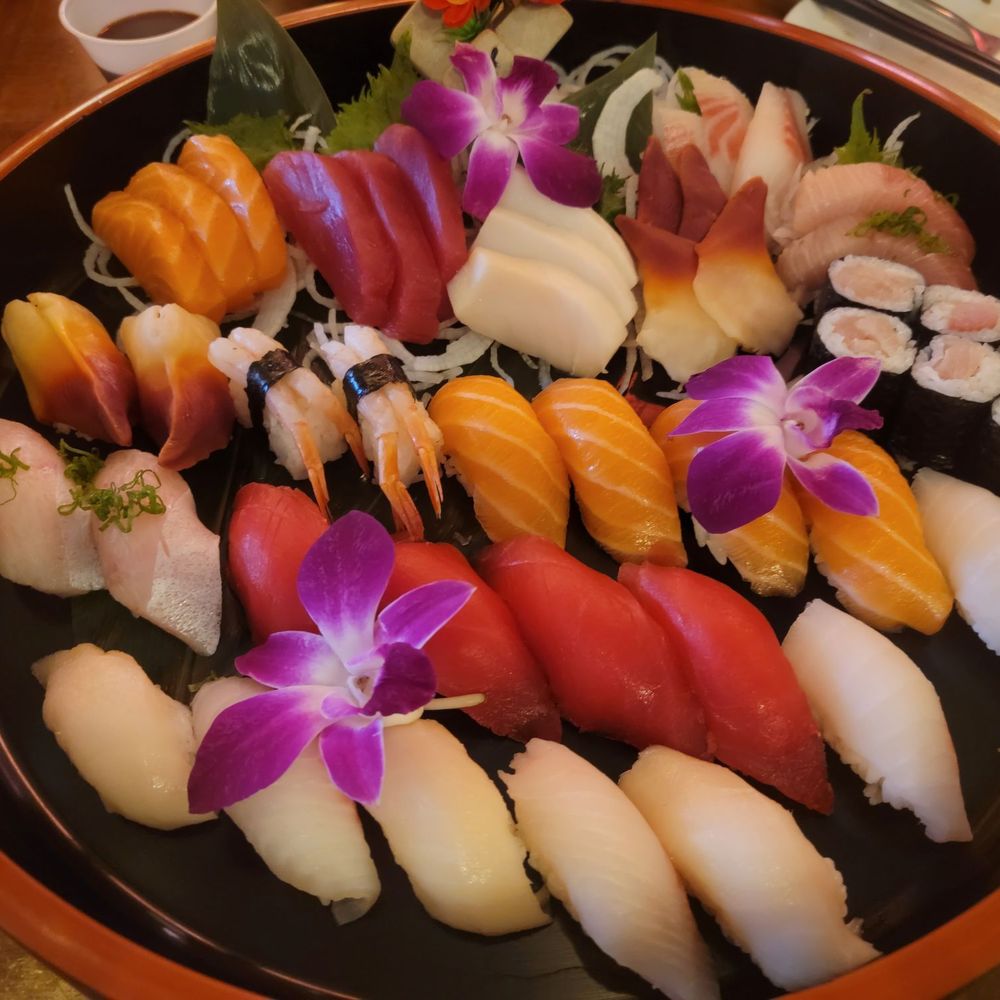 Chiwa Bistro - Super deluxe party tray with Nigri - Sushi Bars Near Me - Newark, Delaware