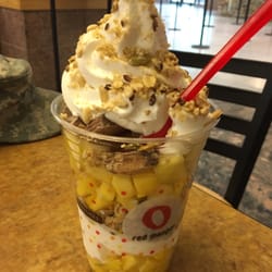 Red Mango Frozen Yogurt - Tropical parfait