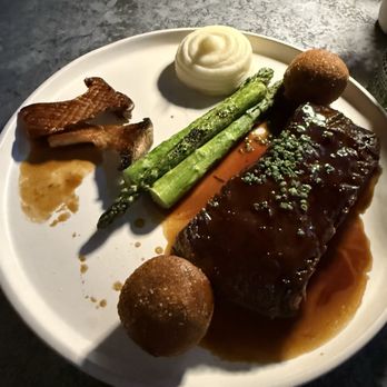 Lovina - Short rib - New American Near Me - Calistoga, California Lovina - Short rib - New American Near Me - Calistoga, California