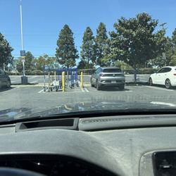 Luciano's Wholesale Produce - Parks in front of a wholesale and double parks when there's tons of other places to park a box truck Go figure
