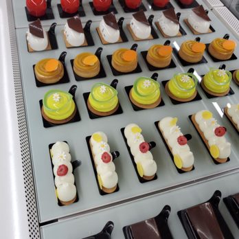 Bachour - Desserts - Bakeries Near Me - Coral Gables, Florida Bachour - Desserts - Bakeries Near Me - Coral Gables, Florida