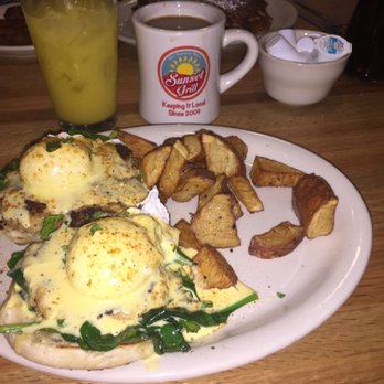 Sunset Grill - Crab eggs Benedict - American Near Me - Fredericksburg, Texas Sunset Grill - Crab eggs Benedict - American Near Me - Fredericksburg, Texas