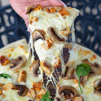 Cosmo Eatery - Alfredo Pizza - American Near Me - Houston, Texas