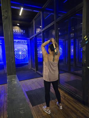 Dueling Axes Las Vegas | Axe Throwing Bar by null